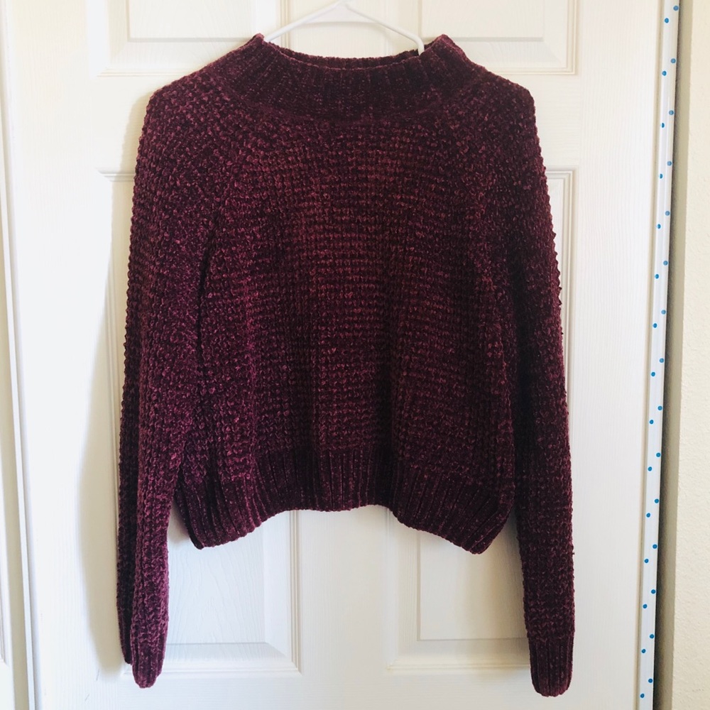 H&M Divided | Burgundy Chenille Cropped Sweater